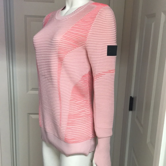 Under Armour Athletic/Athleisure Sweater, NWT! - Picture 3 of 11